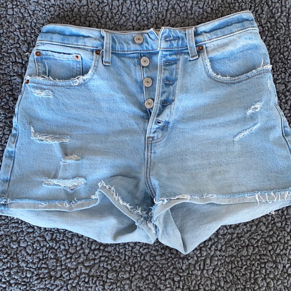 Abercrombie and Fitch high rise mom short